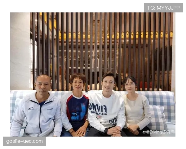 假如练俊杰随手晒他家客厅，我的存款图直接灰飞烟灭